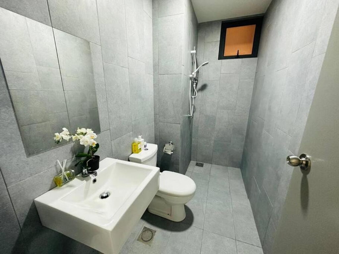 Bathroom 5, M Vertica Premier Suites by BlueBanana, Kuala Lumpur