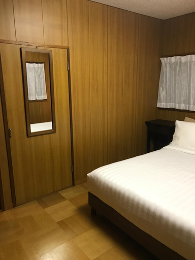 Bedroom 5, Bonel Guest House, Tomisato
