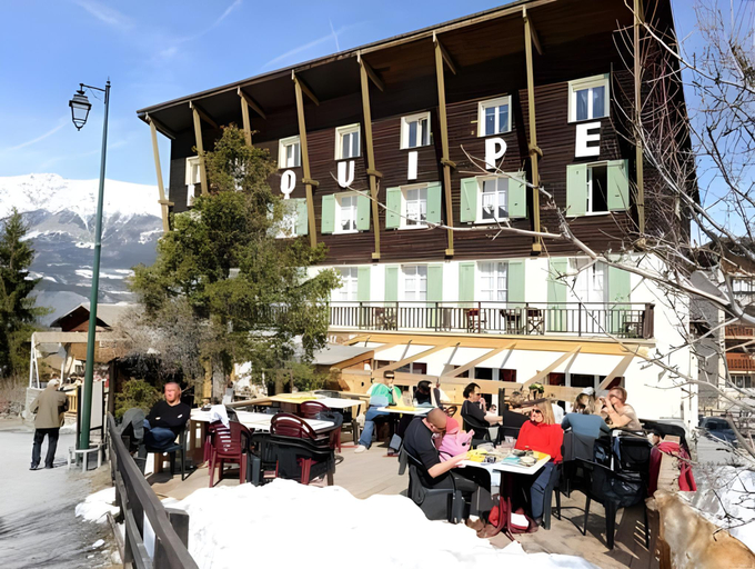 Others 4, Hotel l'Equipe, Alpes-de-Haute-Provence