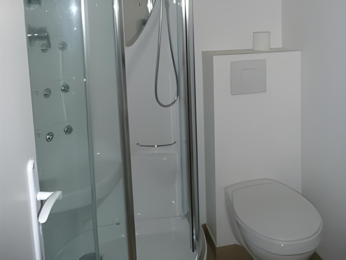 Bathroom 3, Hotel de Got, Gironde