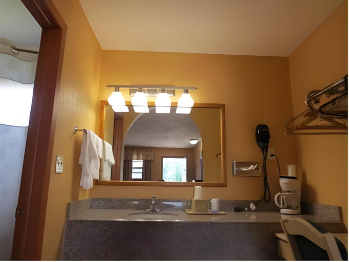 Bathroom 3, Relax Inn, Little River