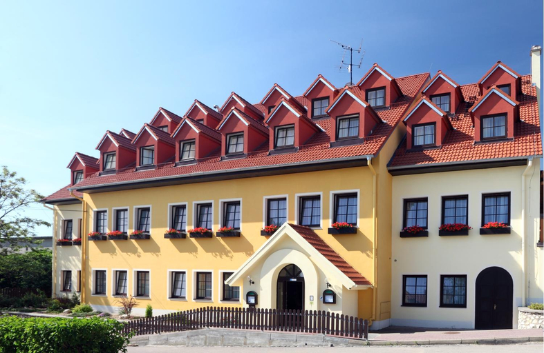 Exterior & Views, Wellness Hotel IRIS, Břeclav