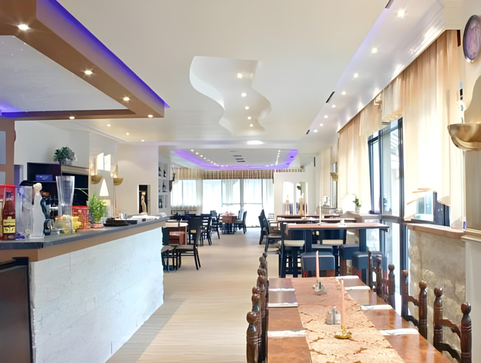 Others 5, Hotel Poseidon, Bayreuth