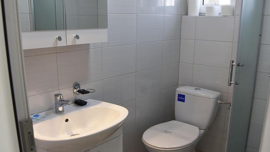 Bathroom, Hotel MK, Plavi restoran, Loznica, Loznica