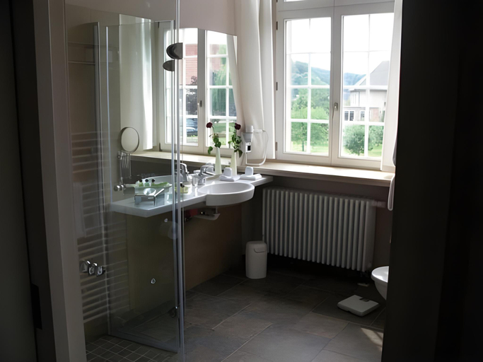 Bathroom 2, Hotel Schloß Gehrden, Höxter