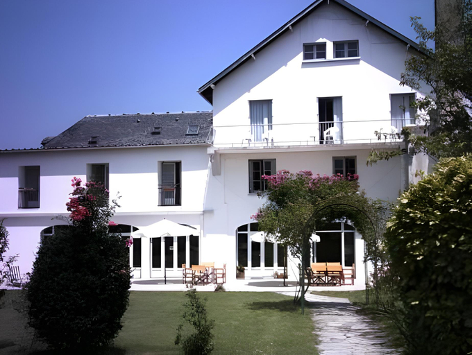 Others 4, Hotel de l'Ours, Pyrénées-Atlantiques