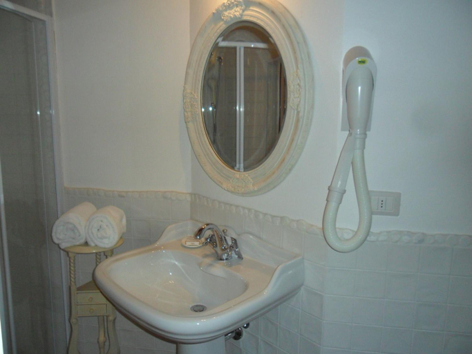 Others 4, Locanda Delle Fate, Rimini