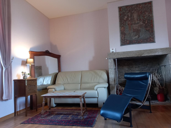 Others 5, Le Petit Manoir, Manche