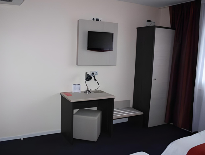Bedroom 3, Logis Hotel- Restaurant La Renaissance, Meurthe-et-Moselle