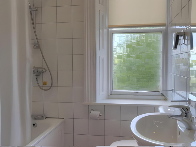 Bathroom 3, Brentwood Hotel by Good Night Inns, Rotherham