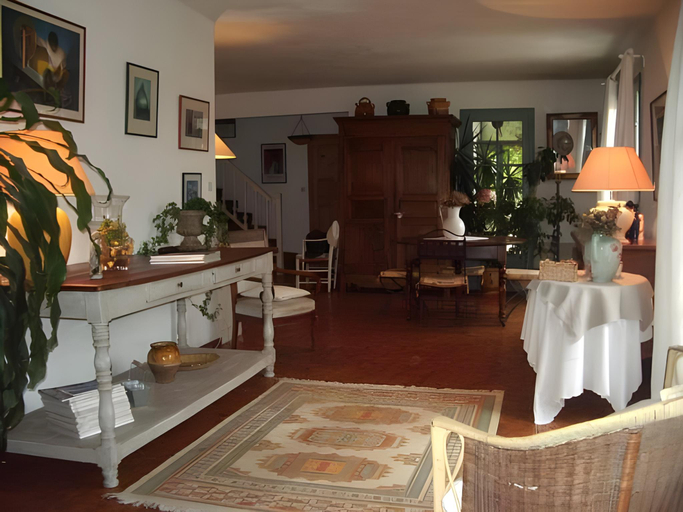 Others 3, Chambres d'Hotes Saint Veredeme, Gard