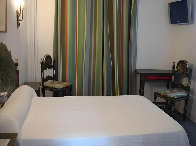 Bedroom 3, Hotel des Templiers, Pyrénées-Orientales