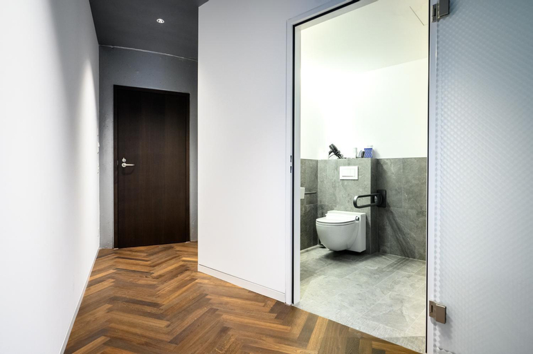 Bathroom 4