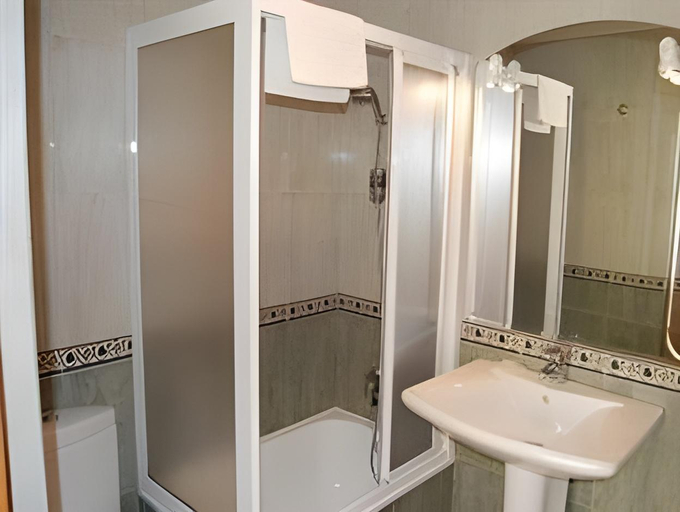 Bathroom 4, Hotel Cristal 2, A Coruña