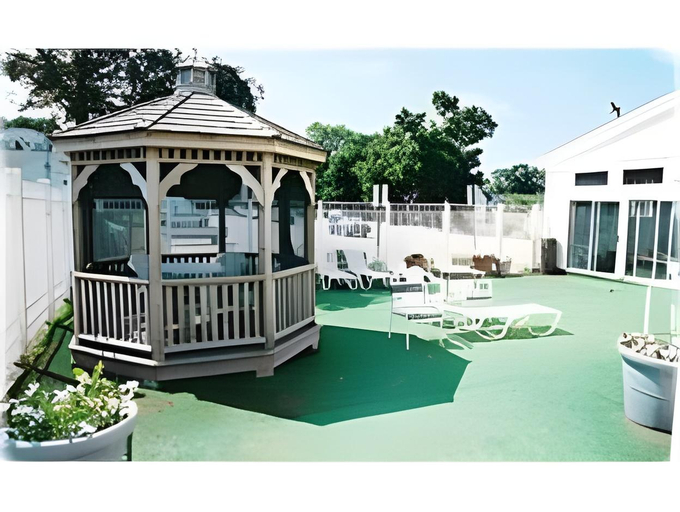 Others 2, Cape Cod Inn, Barnstable