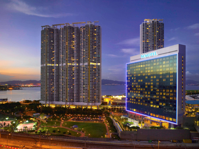 Novotel Hong Kong Citygate, New Territories