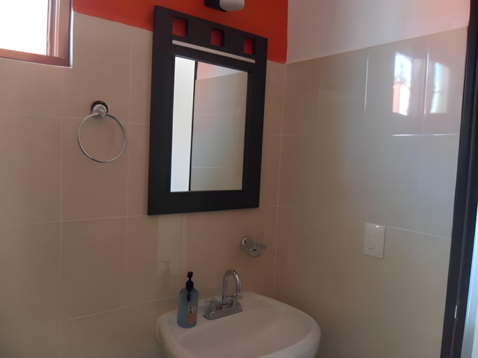 Bathroom 3, Hotel Avila, Valladolid