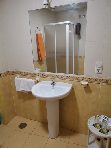 Bathroom 3, Hotel Meson El Numero Uno, Málaga