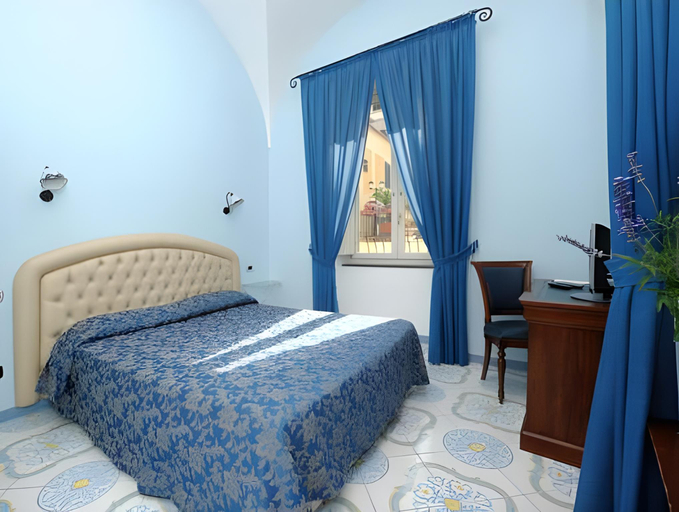 Bedroom 2, B&B Palazzo Pisani, Salerno