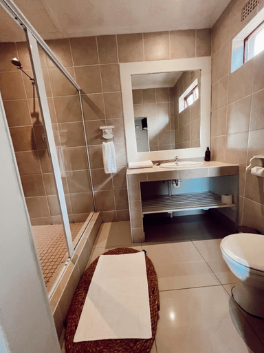 Others 2, Coco Lodge, O.R.Tambo