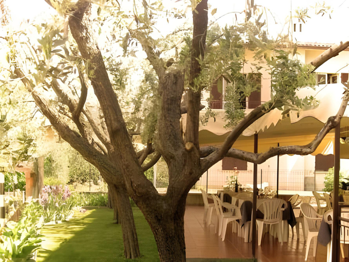 Others 5, Hotel Azzurra, Brescia