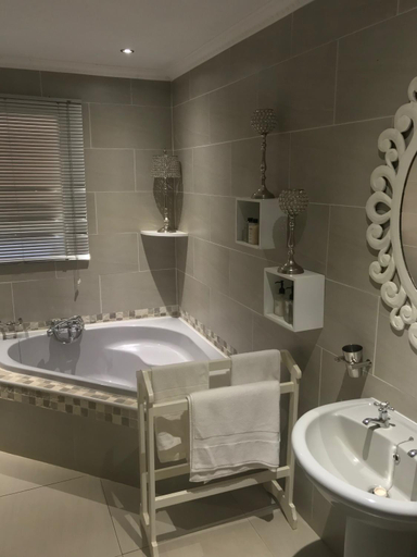 Bathroom 2, Benka LifeStyle Country Cottages, Lobamba