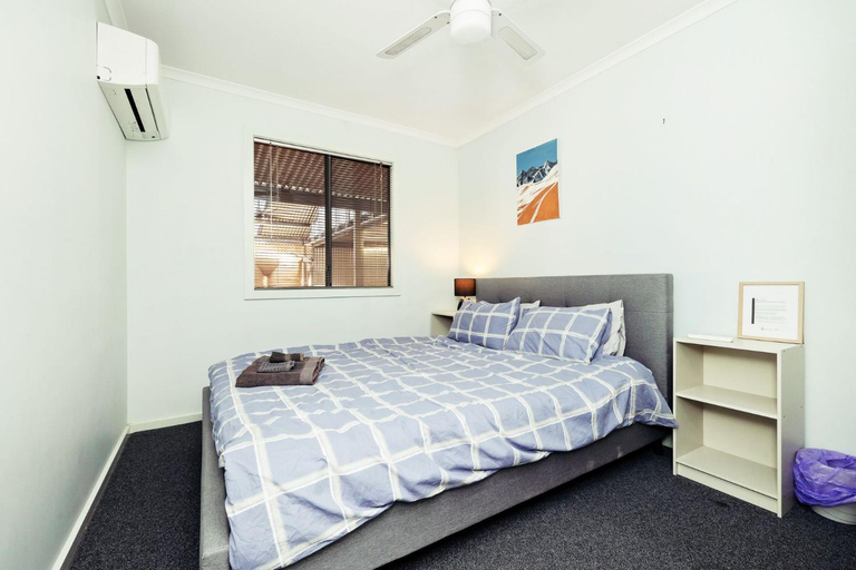 Bedroom 3, 2 BR Granny Flat Near Airport, Adelaide