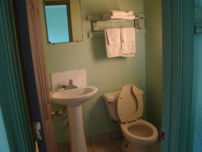 Others 5, Budget Inn Mount Airy, Carroll