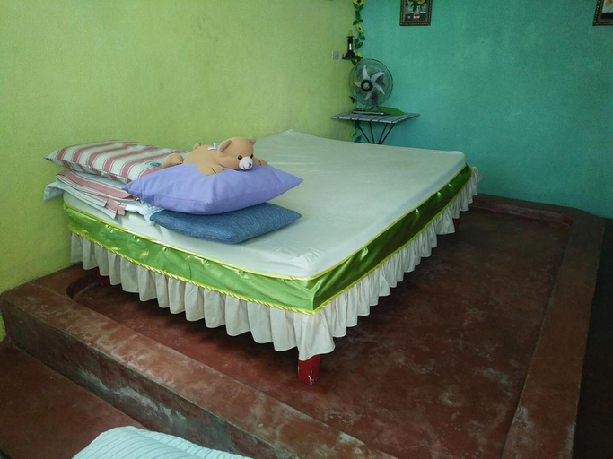 Bedroom 1, Hideaway Resort, San Remigio