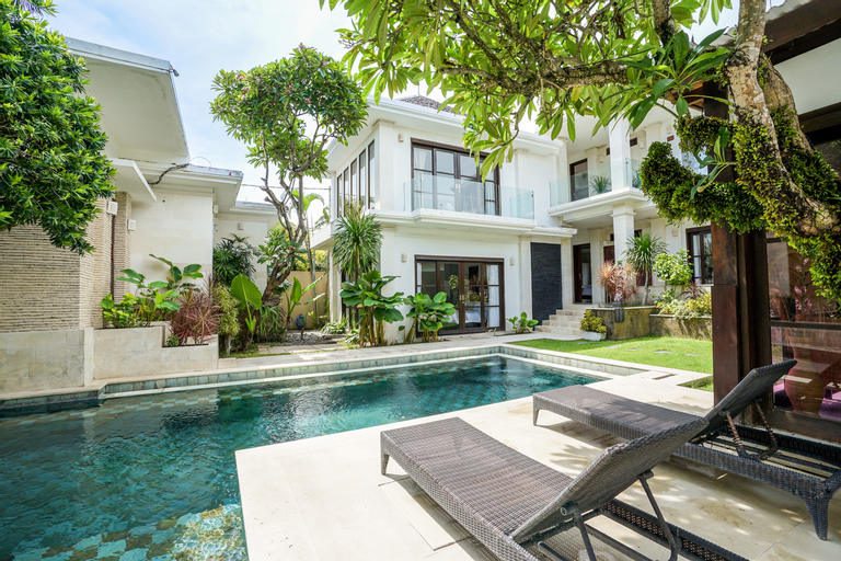 Swimming Pool 18