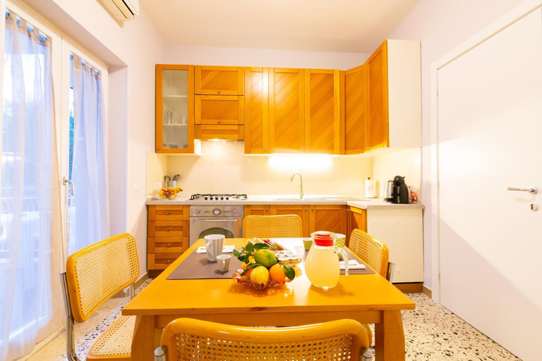Others 5, Sorrento's House, Napoli