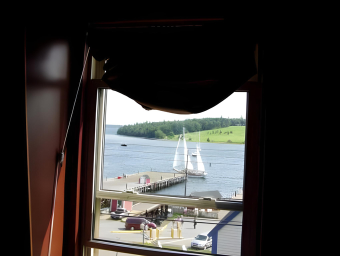 Others 4, Sail Inn Lunenburg, Lunenburg