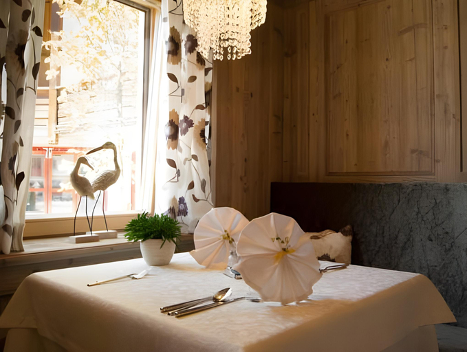 Bedroom 3, Alpin Hotel Sonnblick, Bolzano