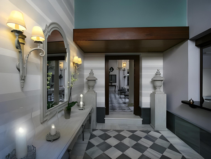 Others 4, Hostal Palacio San Bartolome, Cádiz