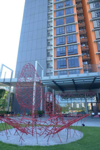 Exterior 8