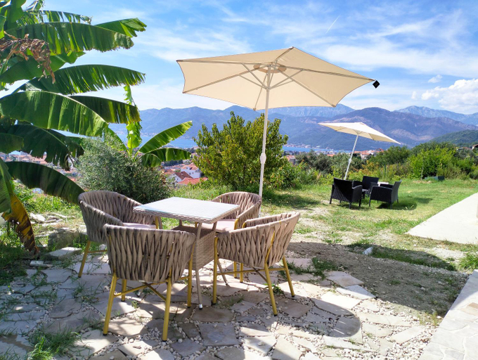 Others 2, Holliday Tivat