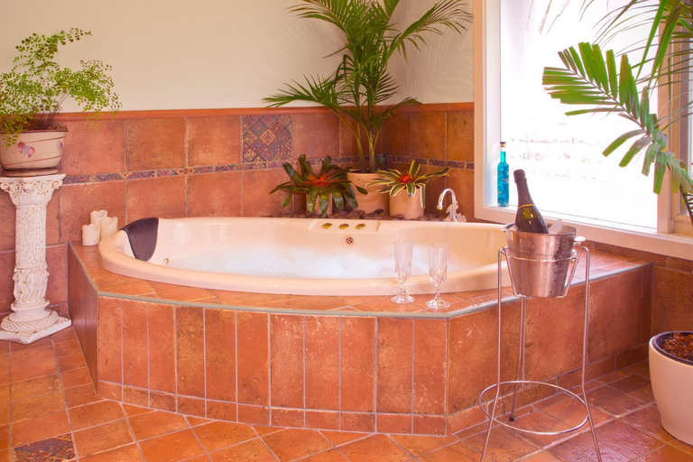 Bathroom, Lakeside Cottage Luxury Bed & Breakfast, Maroondah - Croydon