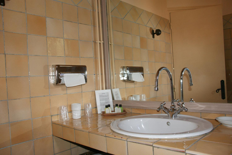 Bathroom 5, Auberge Des Glycines, Var