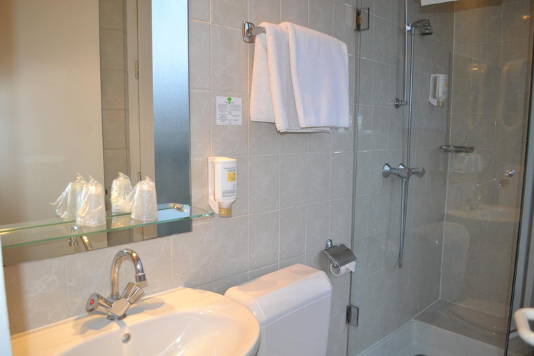 Bathroom 4, Hotel William's Opera, Paris
