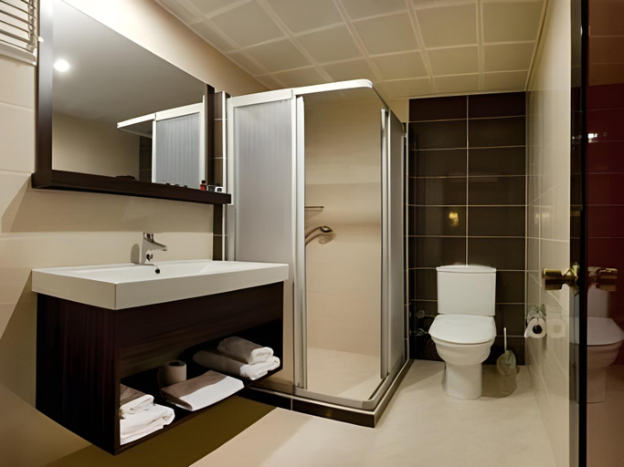 Bathroom 3, Susuzlu Atlantis Hotel, Konak