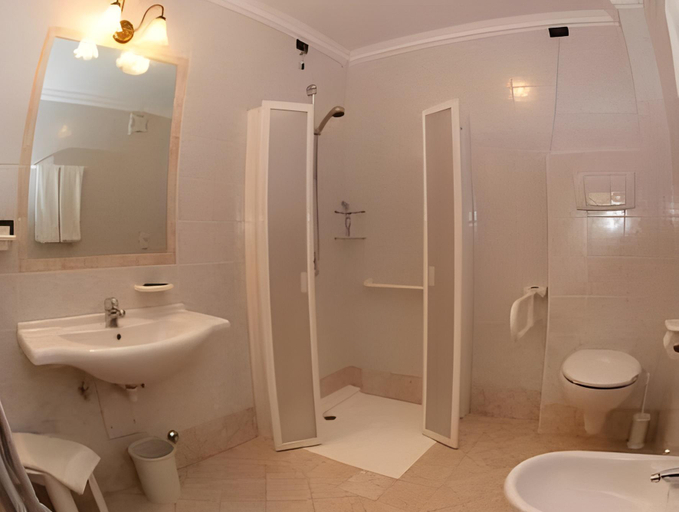 Bathroom 3, Flos Hotel, Trento