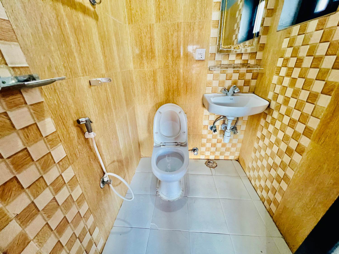 Bathroom 3, Hotel Donosti Pokhara, Gandaki