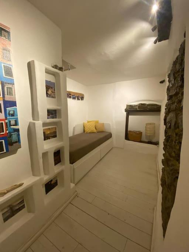 Bedroom 2, Vezzhouse, La Spezia