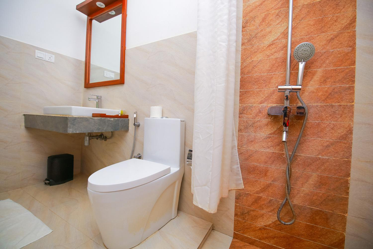 Bathroom 4, Hotel Alakamanda, N. Palatha East