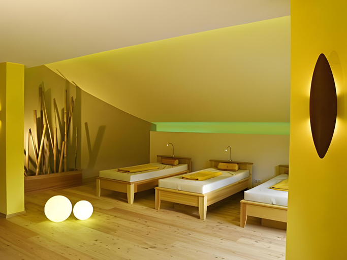 Bedroom 3, Hotel Sonklarhof, Bolzano