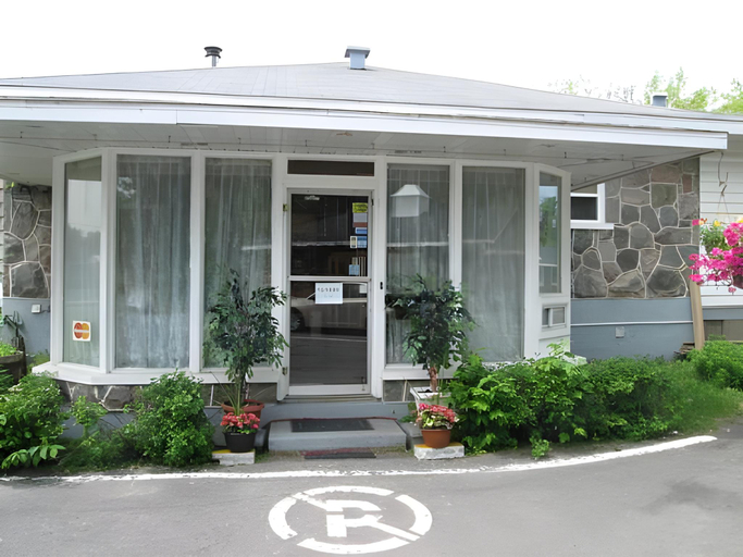 Others 4, Motel Jann, Communauté-Urbaine-de-Québec