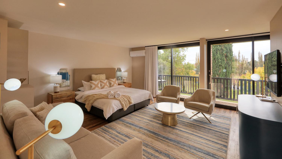 Bedroom 4, Blue Jacket Motel, Cabonne