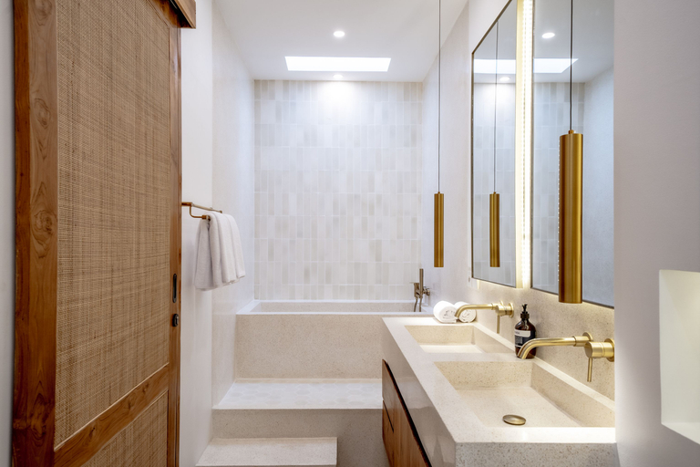 Bathroom 5, Villa Ratu Canggu, Badung
