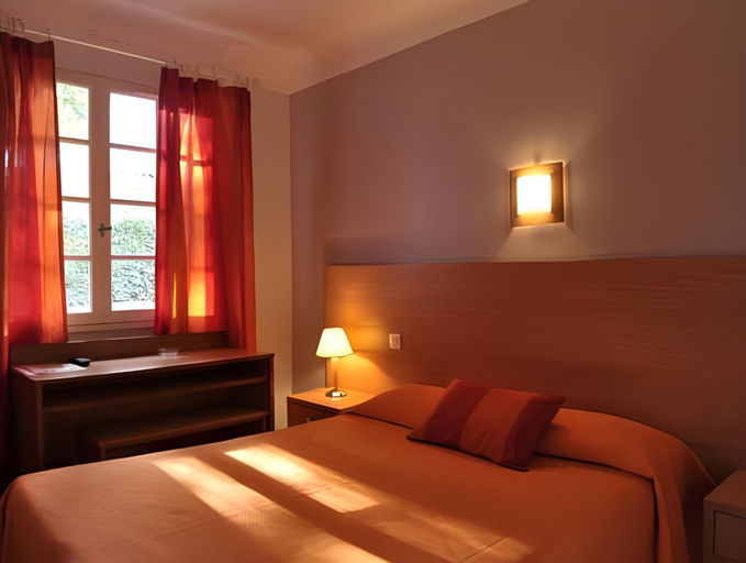 Hotel VAL FLORES LOGIS, Pyrénées-Atlantiques