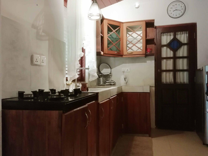 Others 5, Mitrayu, Sri Jayawardanapura Kotte